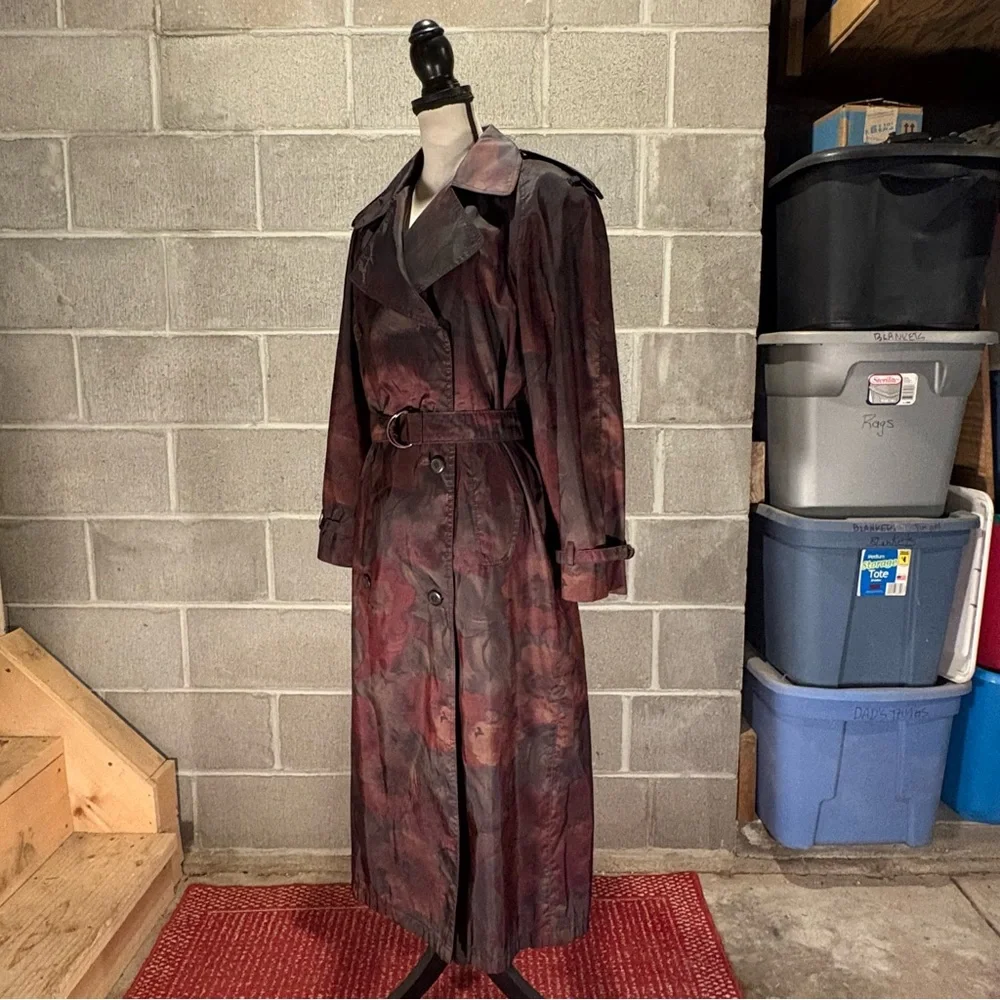 Vintage Degrees trench coat. - Picture 6 of 15